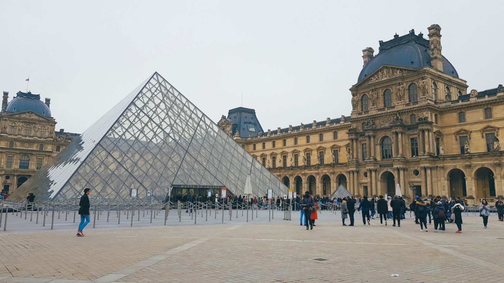Louvre, em Paris